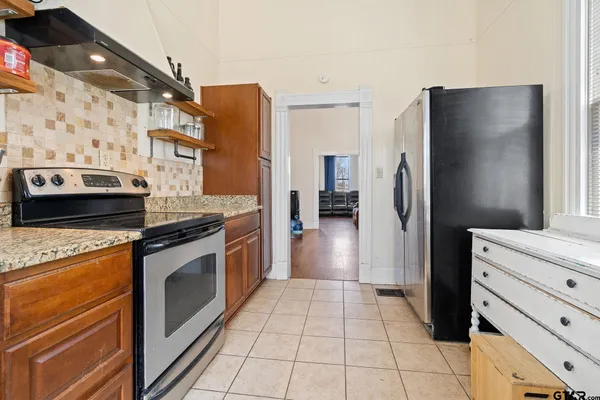 $259,000 | 310 East 3rd Street, Mount Pleasant, TX 75455