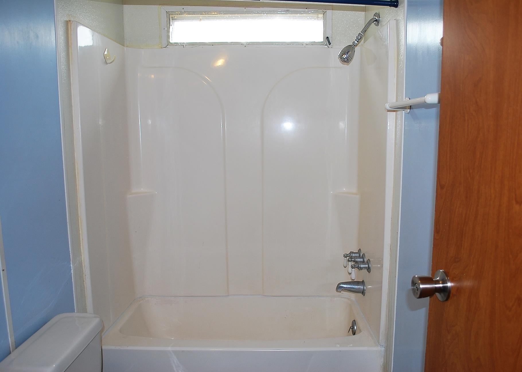 424 32 Road, Unit 168 Clifton, CO 81520 - Photo 6 of 17 a bathroom with a bathtub and a shower