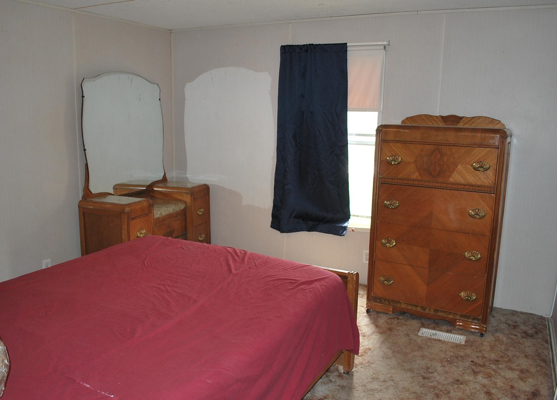 424 32 Road, Unit 168 Clifton, CO 81520 - Photo 7 of 17 a bedroom with a bed and a dresser