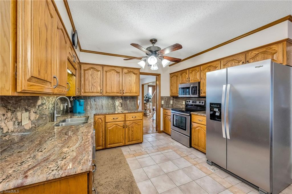 2027 Boiling Springs Road Purlear, NC 28665 - Photo 18 of 48