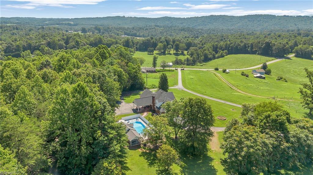 2027 Boiling Springs Road Purlear, NC 28665 - Photo 5 of 48