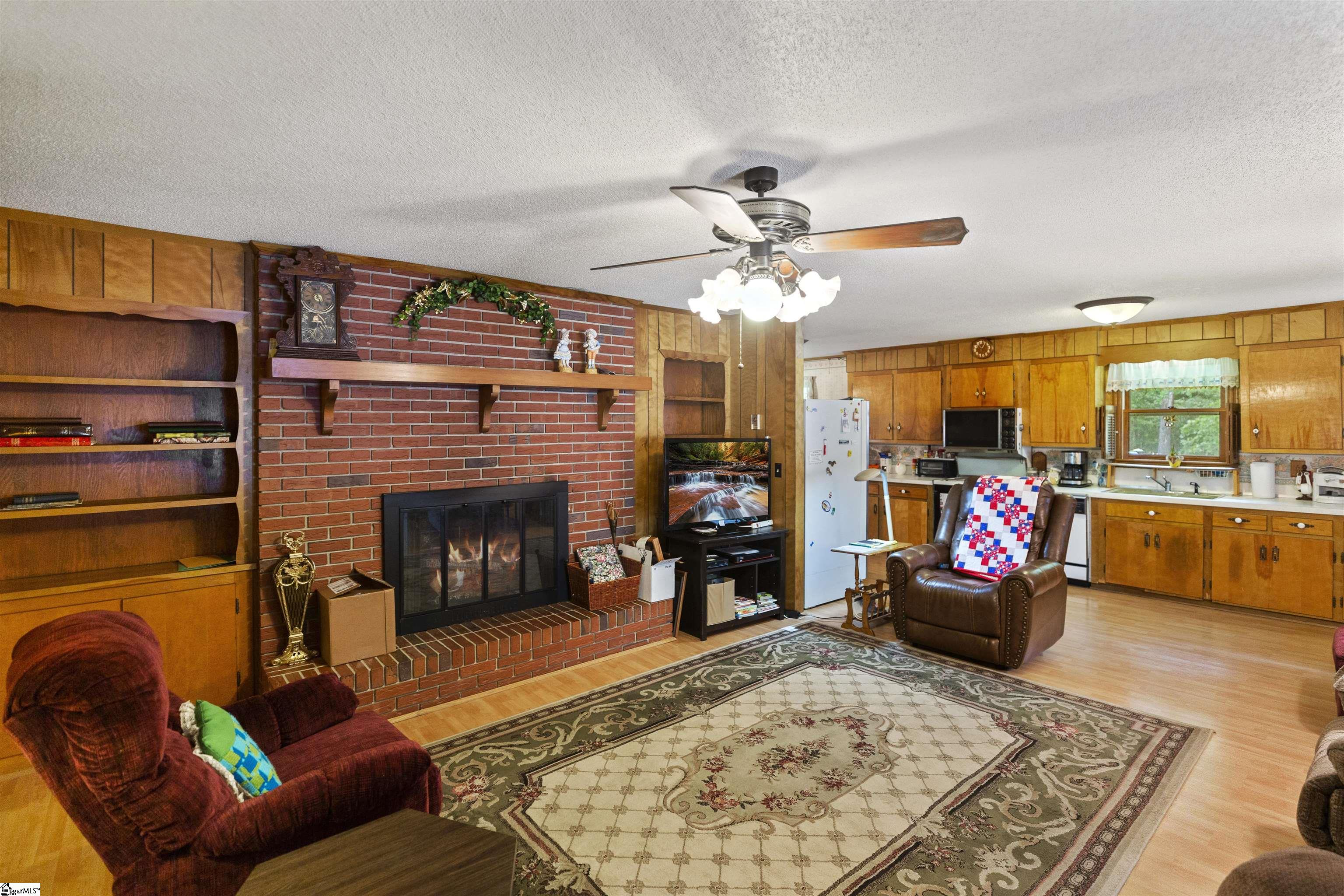 1406 East Calhoun Road Belton, SC 29627 - Photo 11 of 36