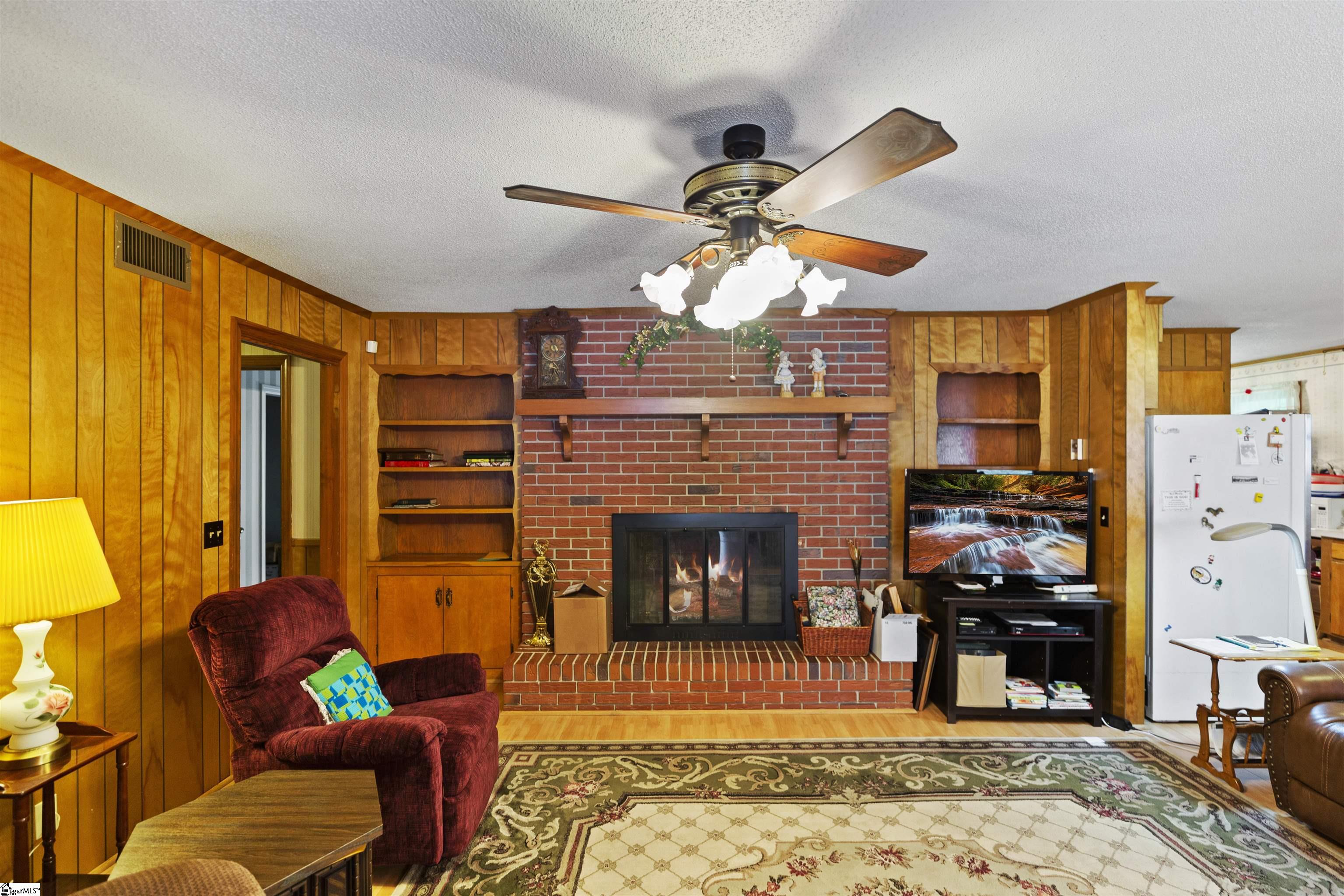 1406 East Calhoun Road Belton, SC 29627 - Photo 12 of 36