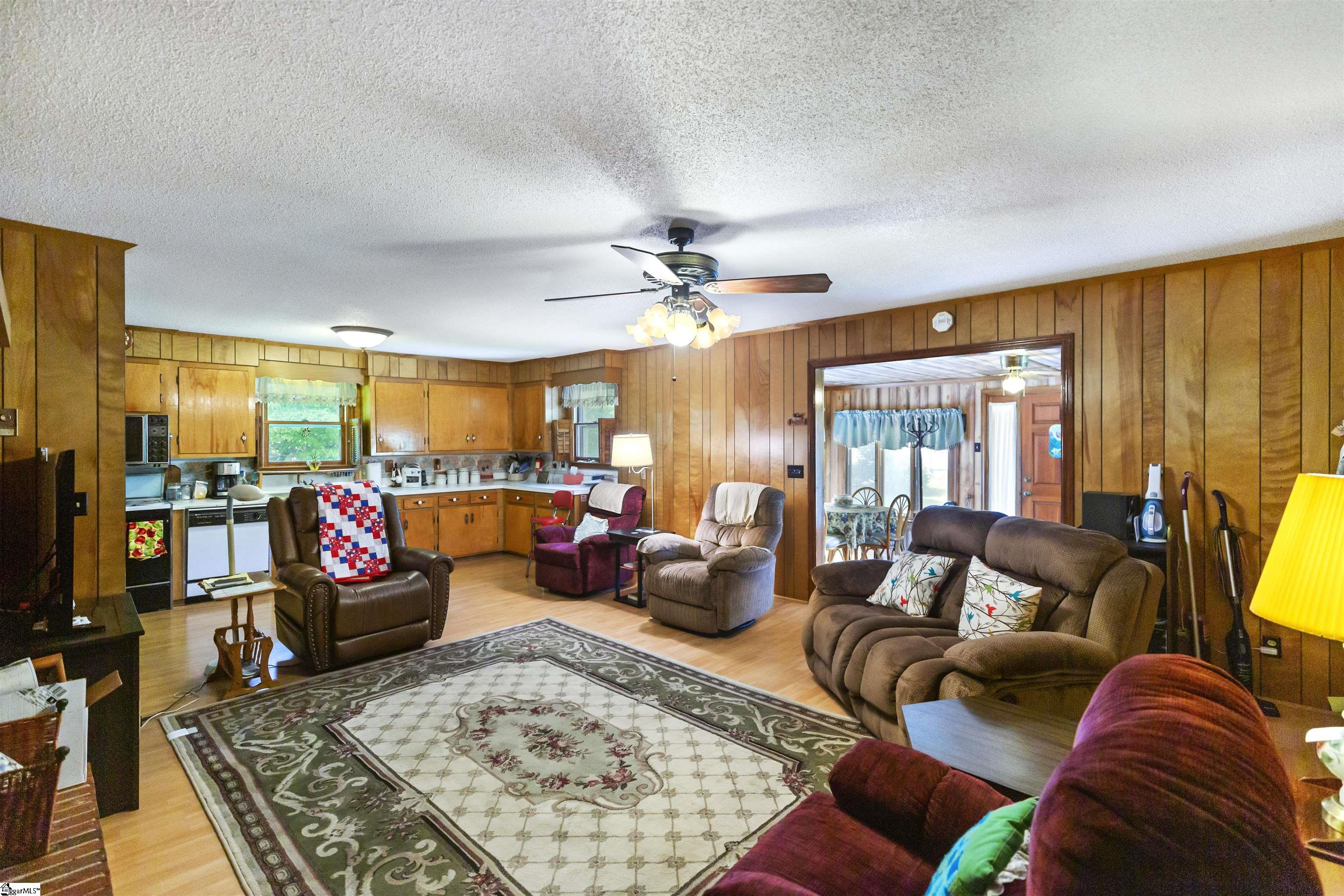 1406 East Calhoun Road Belton, SC 29627 - Photo 13 of 36