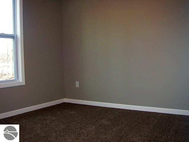 5114 Palmer Place Traverse City, MI 49685 - Photo 12 of 17 1745979-11.JPG