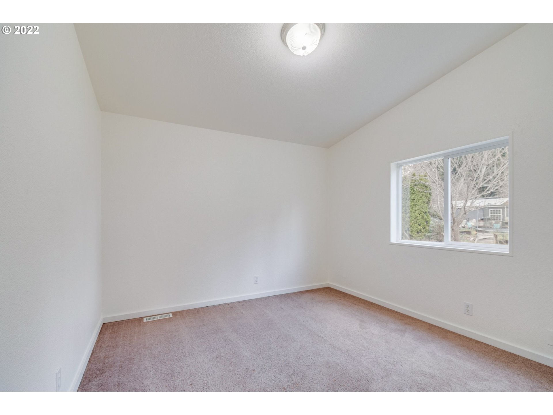 72 Vada Road Carson, WA 98610 - Photo 17 of 25 Bedroom
