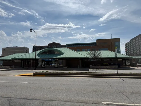 $289,900 | 1480 Jefferson Street, Unit 203, Des Plaines, IL 60016
