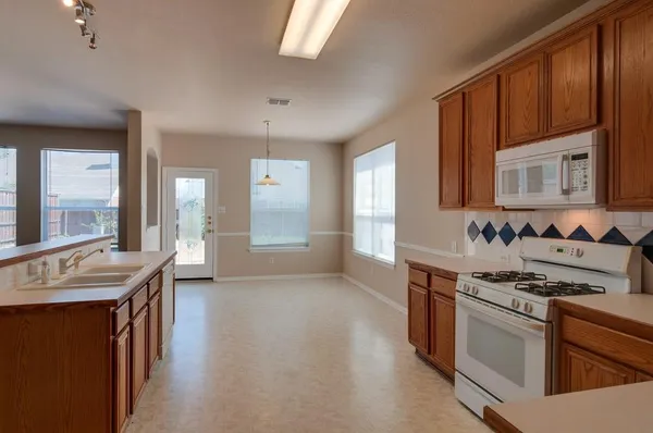 $2,500 | 5205 Rush Creek Court, Fort Worth, TX 76244