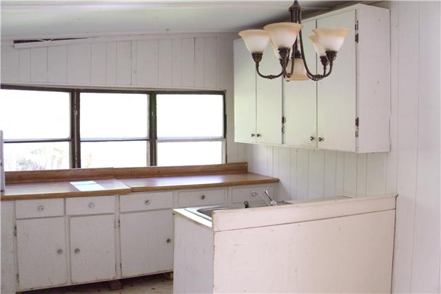 3007 Old New Cut Road Springfield, TN 37172 - Photo 5 of 11 Kitchen