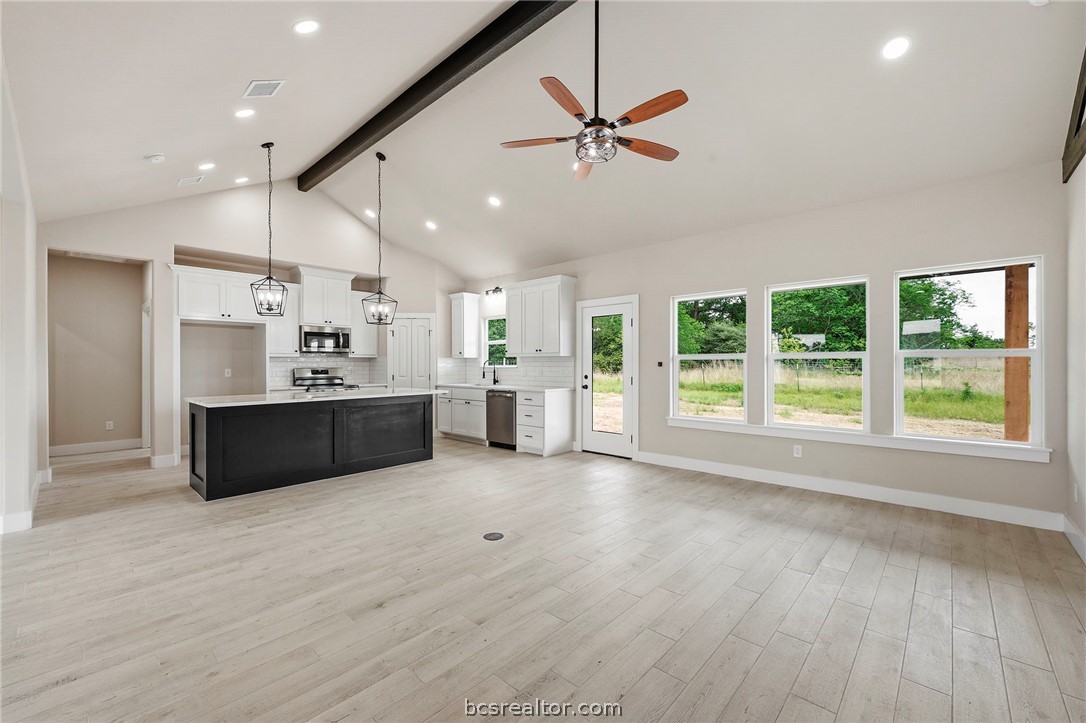 4432 Collton Lane Franklin, TX 77856 - Photo 5 of 28