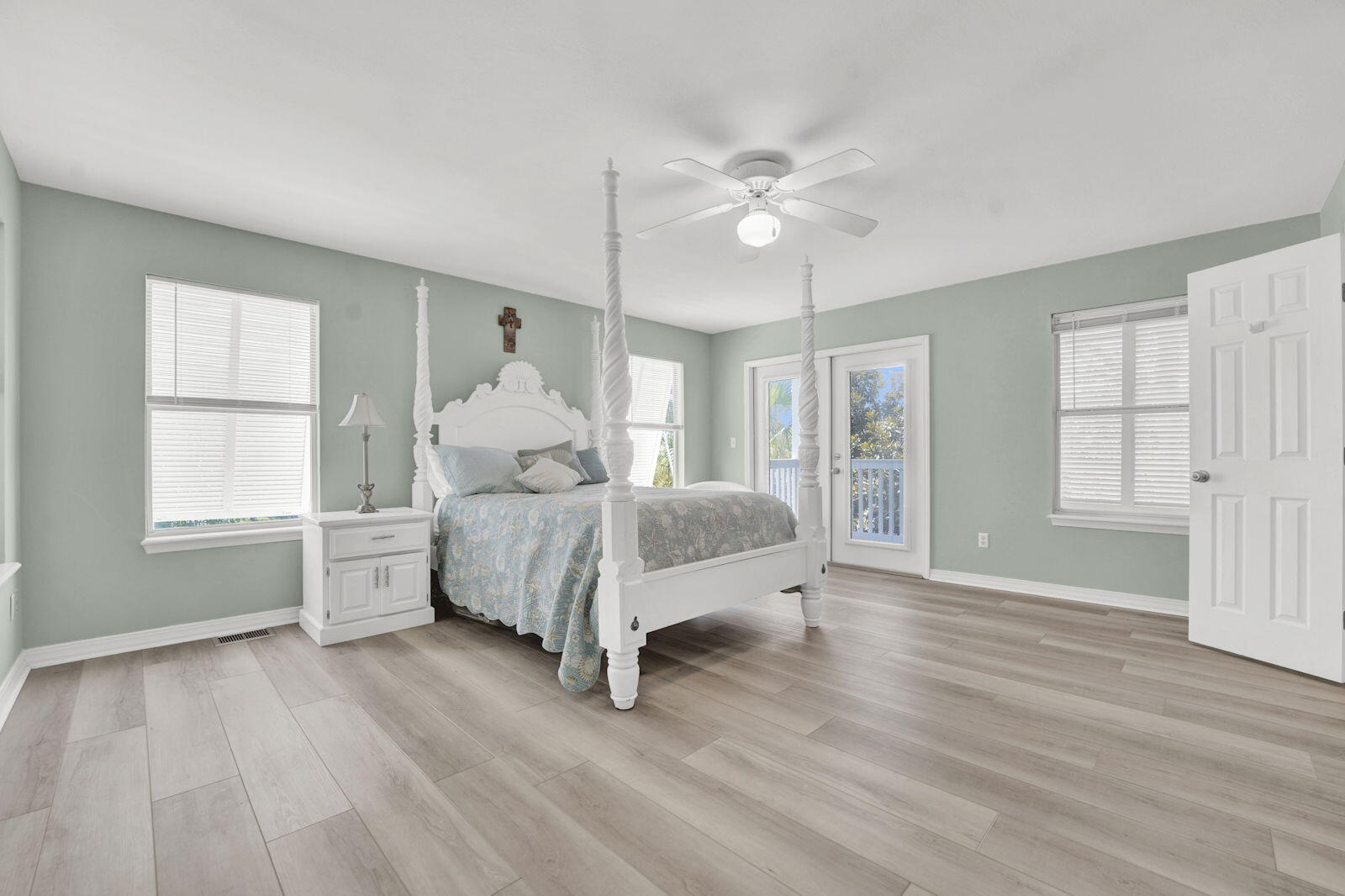 93 Beachfront Trail Santa Rosa Beach, FL 32459 - Photo 27 of 42 a spacious bedroom with a bed and a window