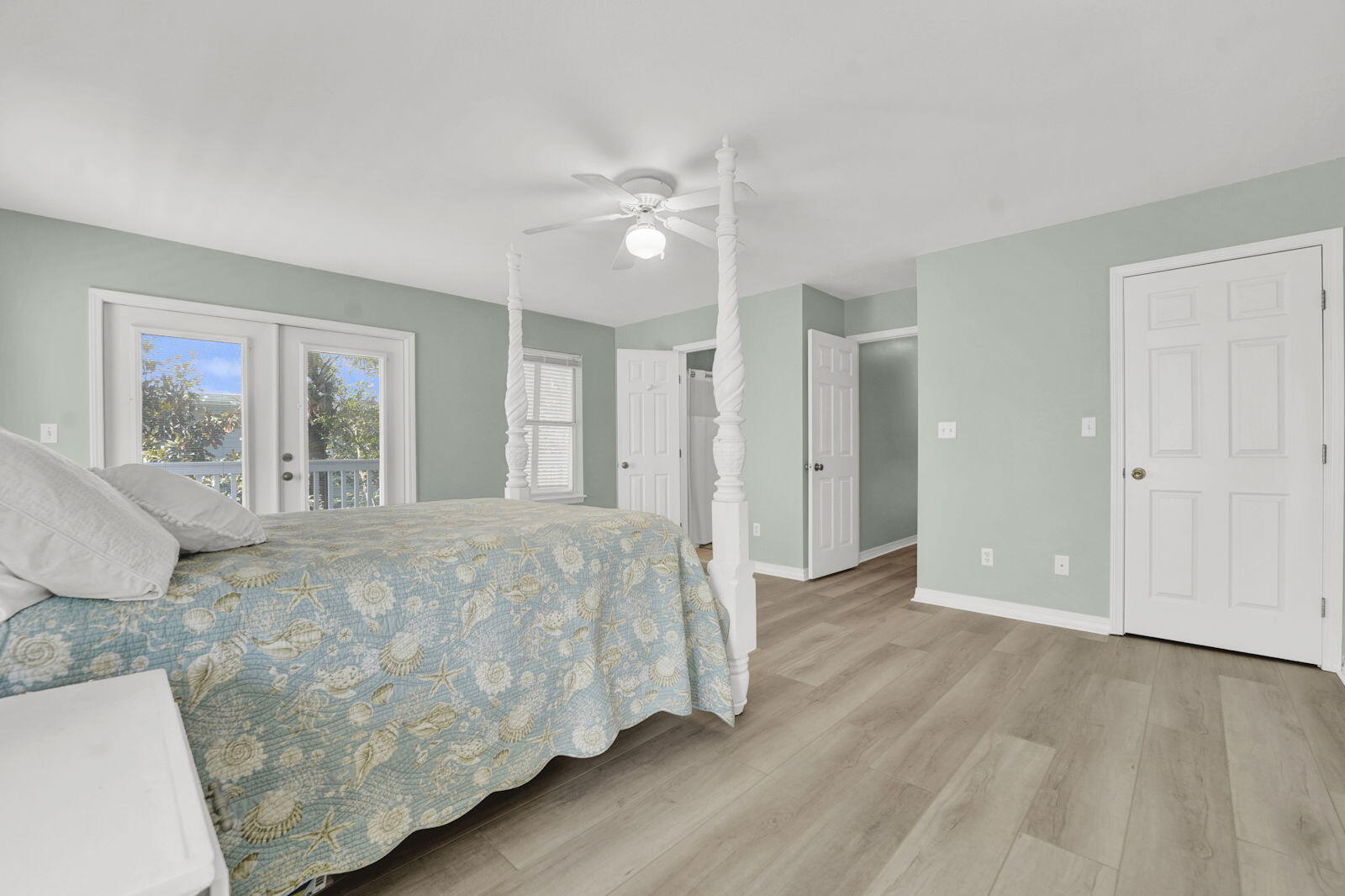 93 Beachfront Trail Santa Rosa Beach, FL 32459 - Photo 28 of 42 a view of livingroom with hardwood floor and ceiling fan