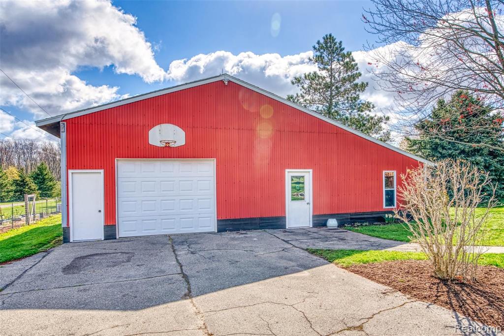 1552 Fowlerville Road Fowlerville, MI 48836 - Photo 45 of 60