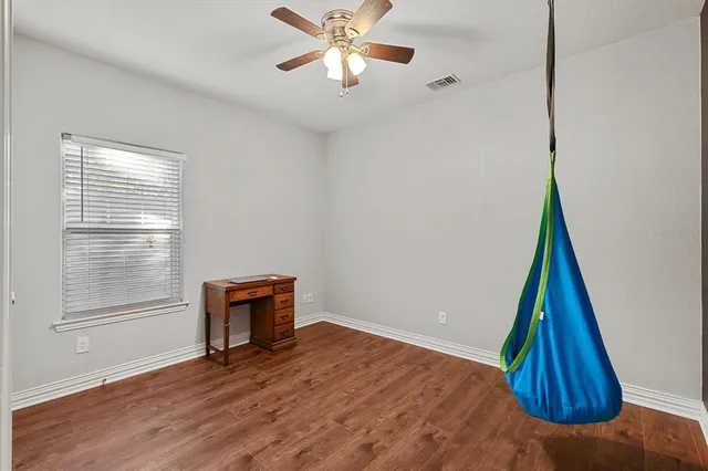 $2,200 | 1185 East Jefferson Street, Van Alstyne, TX 75495