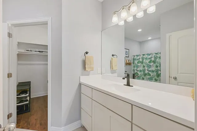 $2,200 | 1185 East Jefferson Street, Van Alstyne, TX 75495