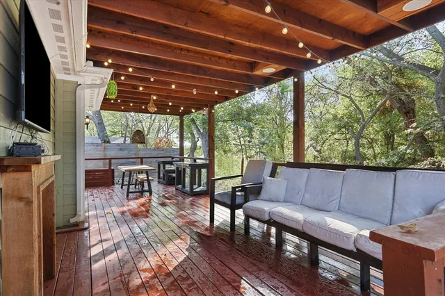 $2,200 | 1185 East Jefferson Street, Van Alstyne, TX 75495