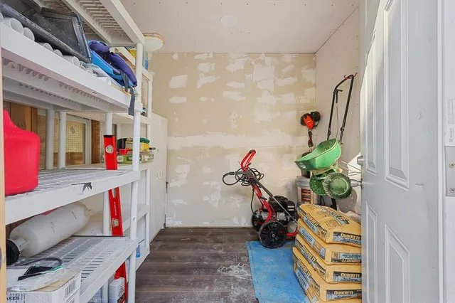 $2,200 | 1185 East Jefferson Street, Van Alstyne, TX 75495