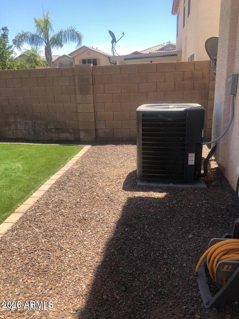 12860 West Monte Vista Road Avondale, AZ 85392 - Photo 2 of 12 20210329190114774296000000-o
