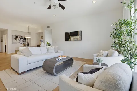 $1,290,000 | 402 Rockefeller, Unit 406, Irvine, CA 92612