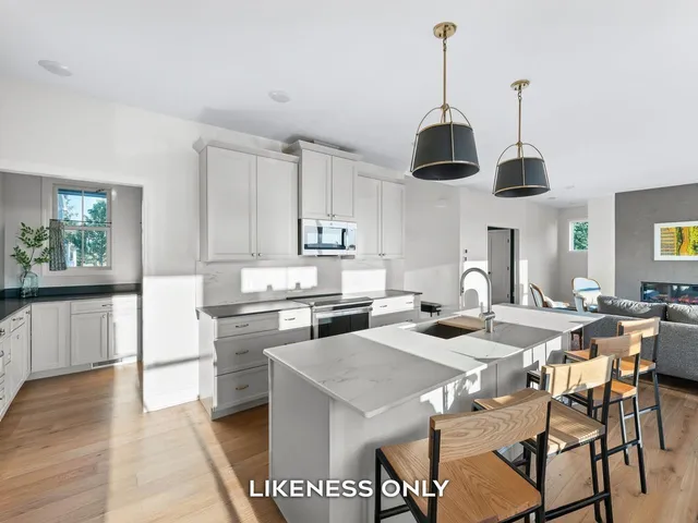 $1,282,000 | 196 Mabel Way, South Burlington, VT 05403