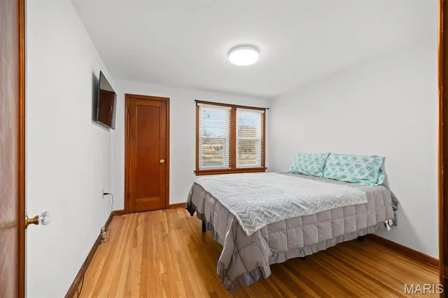 $179,900 | 309 West Highway 50, O'Fallon, IL 62269