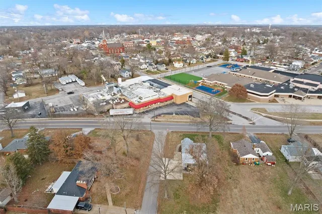 $179,900 | 309 West Highway 50, O'Fallon, IL 62269