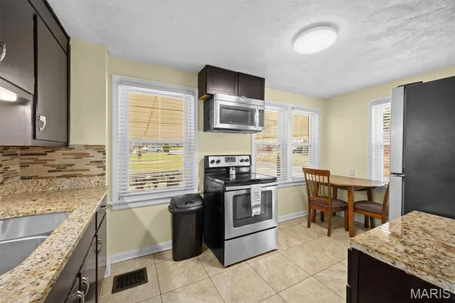 $179,900 | 309 West Highway 50, O'Fallon, IL 62269