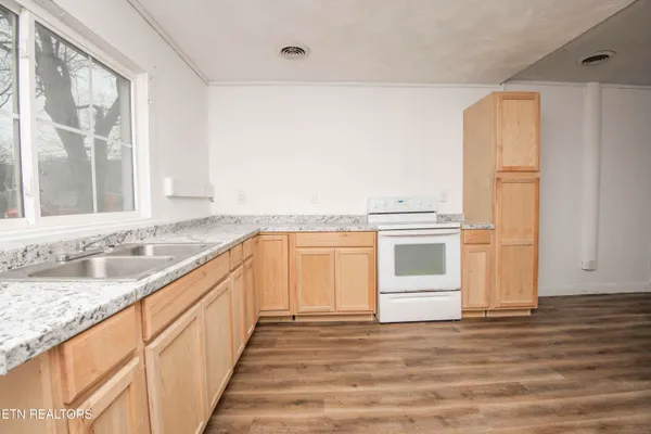$225,000 | 843 Asheville Highway, Strawberry Plains, TN 37871