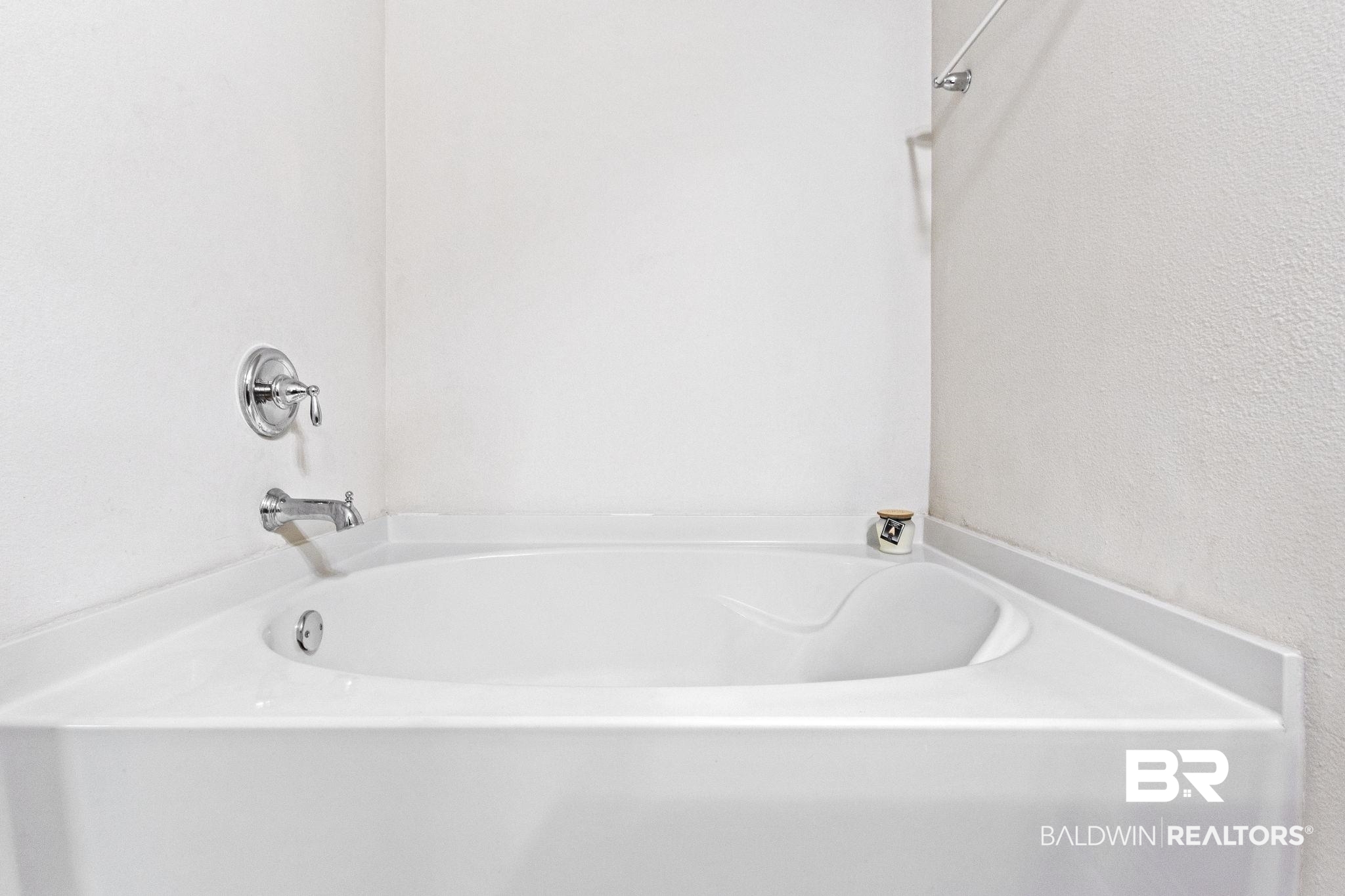 31643 Kestrel Loop Daphne, AL 36527 - Photo 25 of 59 Bathroom featuring a tub