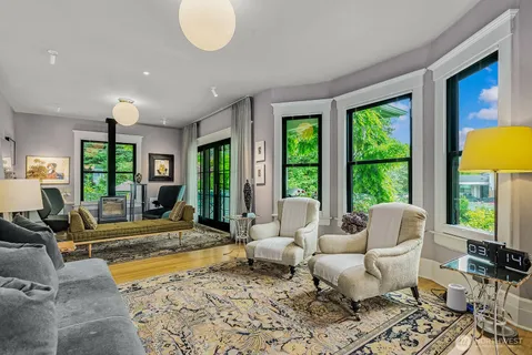 $1,575,000 | 7541 Seward Park Avenue South, Seattle, WA 98118