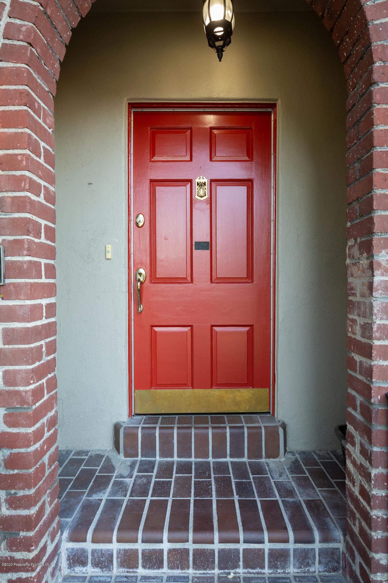 1735 La Paz Road Altadena, CA 91001 - Photo 3 of 59 1735 La Paz_382_mls