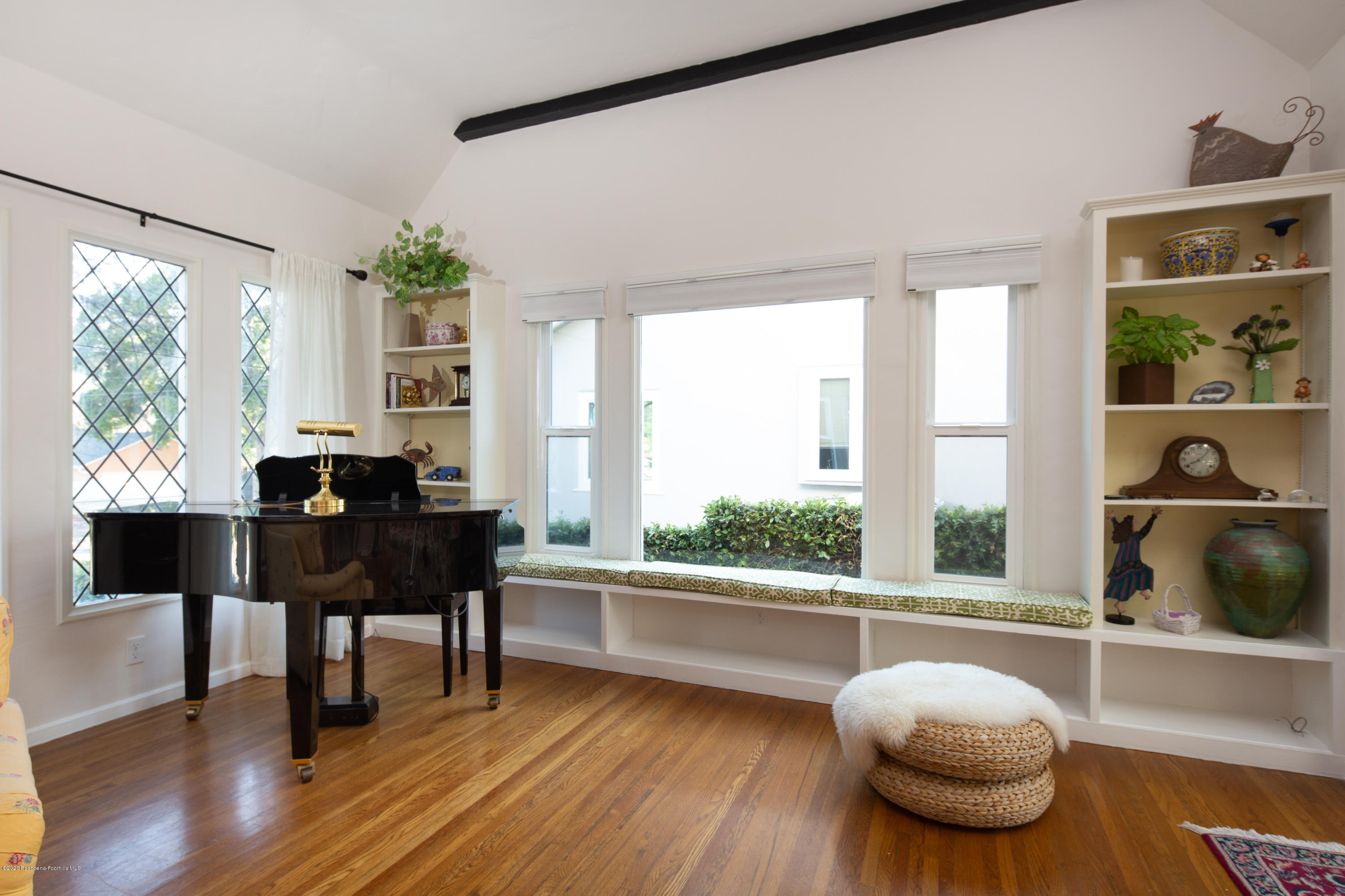 1735 La Paz Road Altadena, CA 91001 - Photo 8 of 59 1735 La Paz_356v1_mls