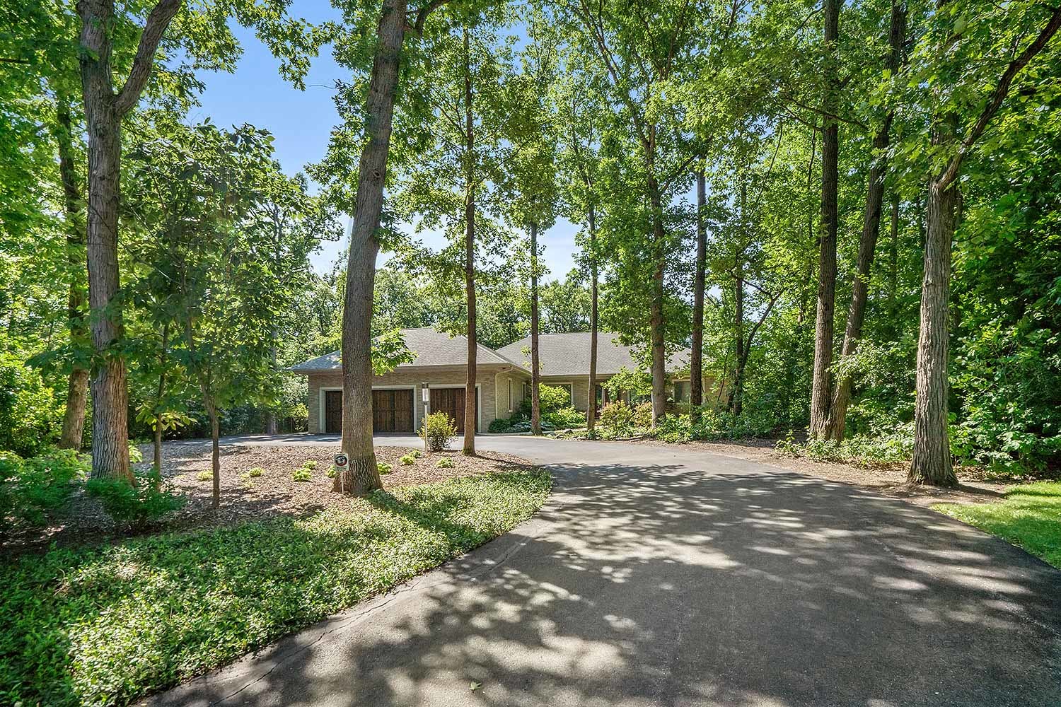 1340 Edgewood Lane Northbrook, IL 60062 - Photo 4 of 13