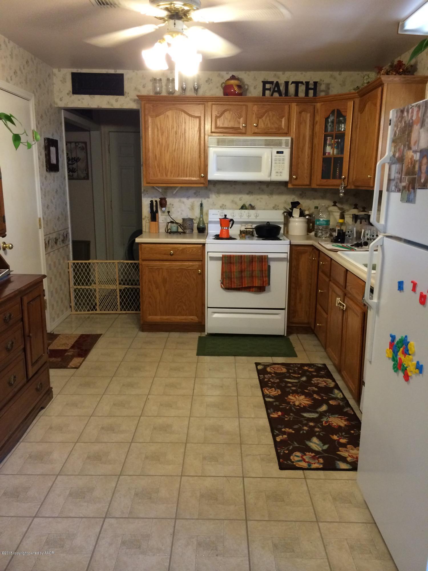 5508 Randolph Road Amarillo, TX 79106 - Photo 3 of 28 Kitchen