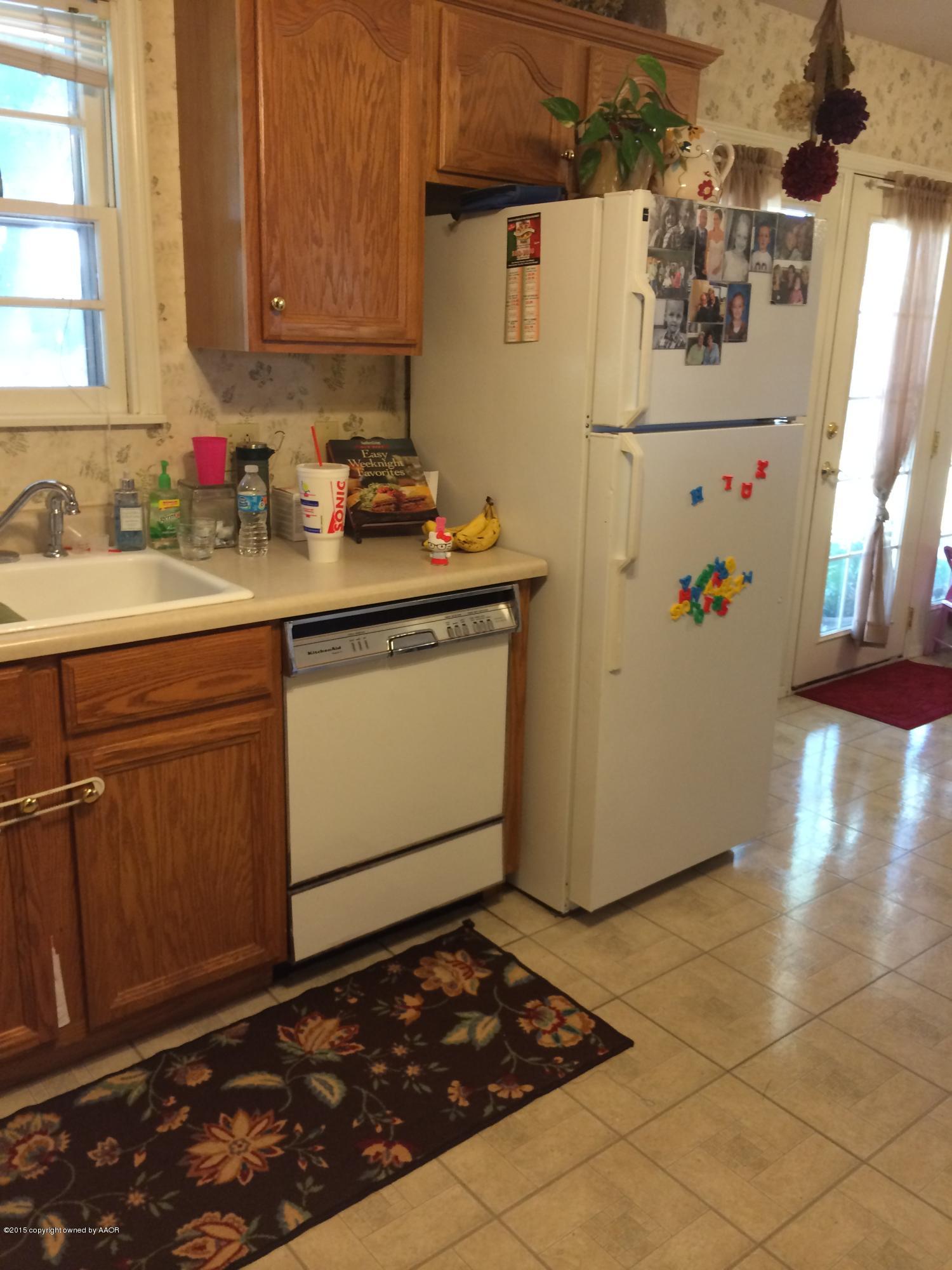 5508 Randolph Road Amarillo, TX 79106 - Photo 7 of 28 Kitchen