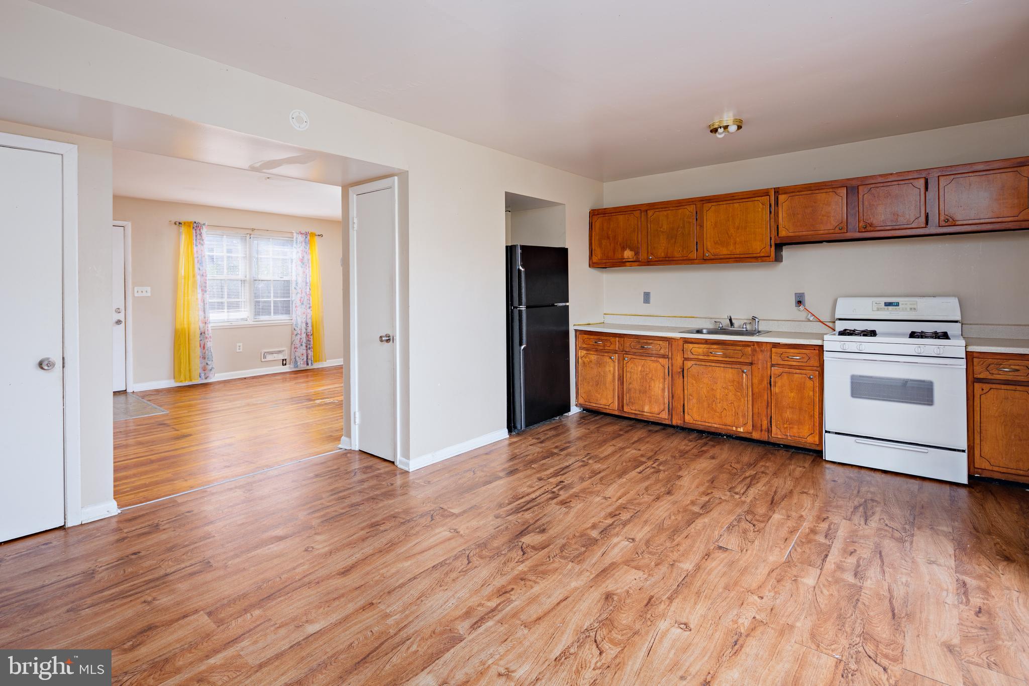 4782 Melbourne Road Baltimore, MD 21229 - Photo 8 of 33