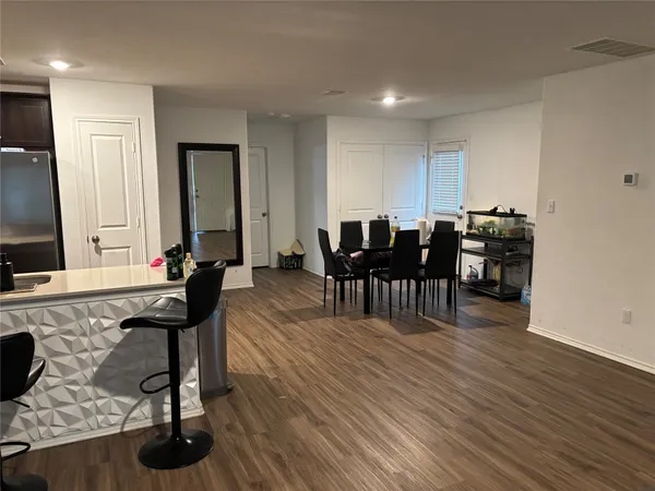 $1,900 | 14005 Mussel Run, Elgin, TX 78621