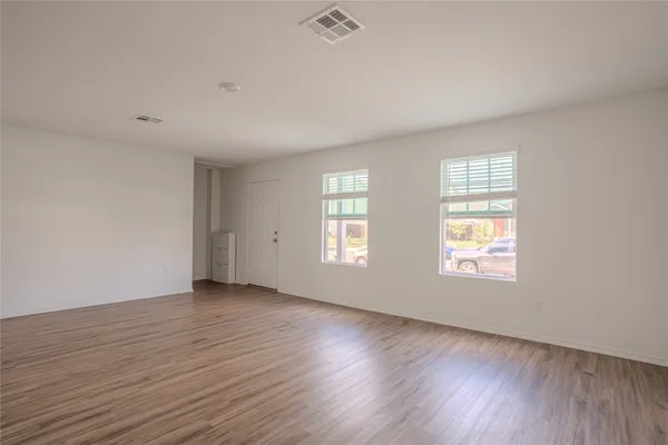 $1,900 | 14005 Mussel Run, Elgin, TX 78621