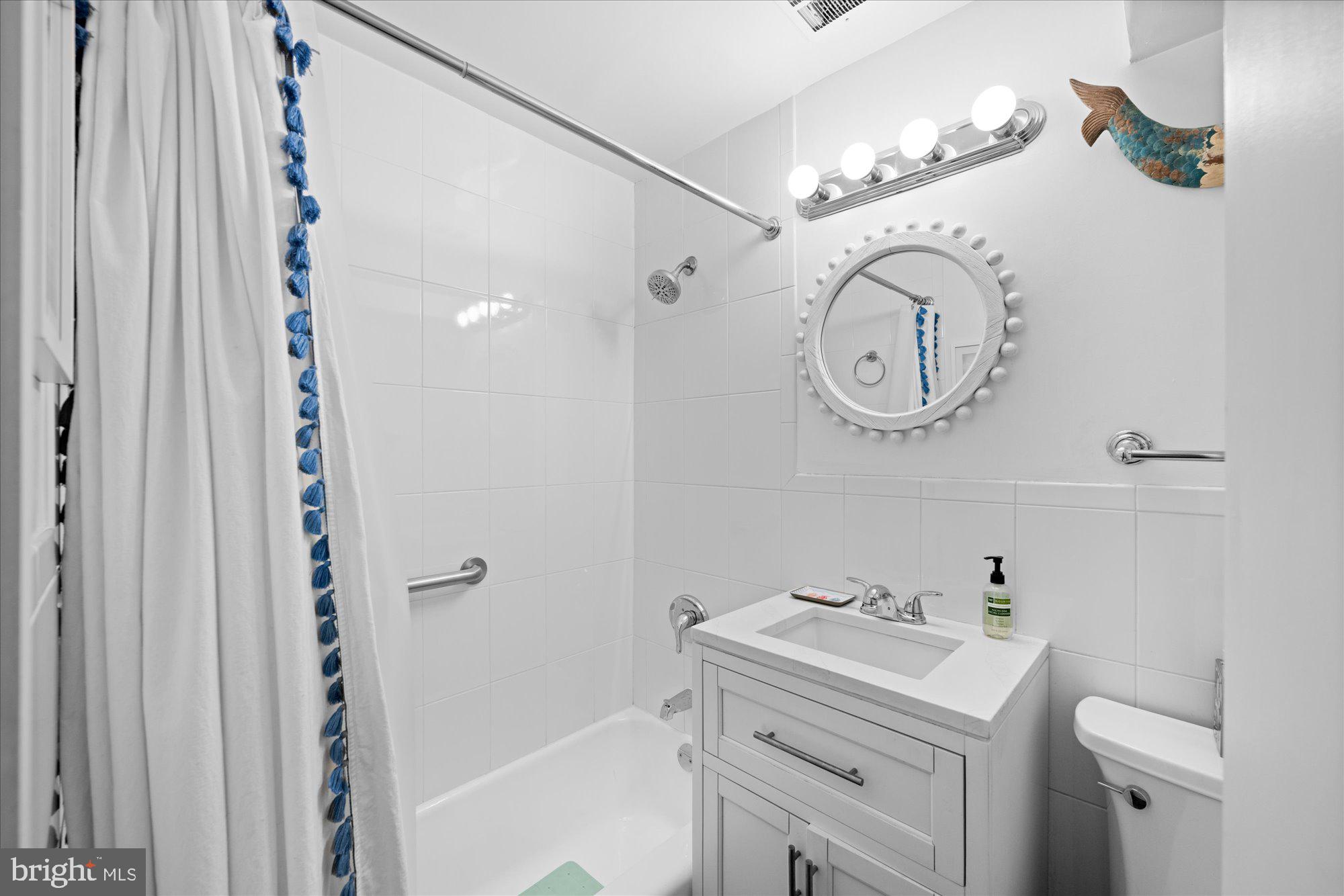 4840 MacArthur Boulevard Northwest, Unit 402 Washington, DC 20007 - Photo 14 of 16