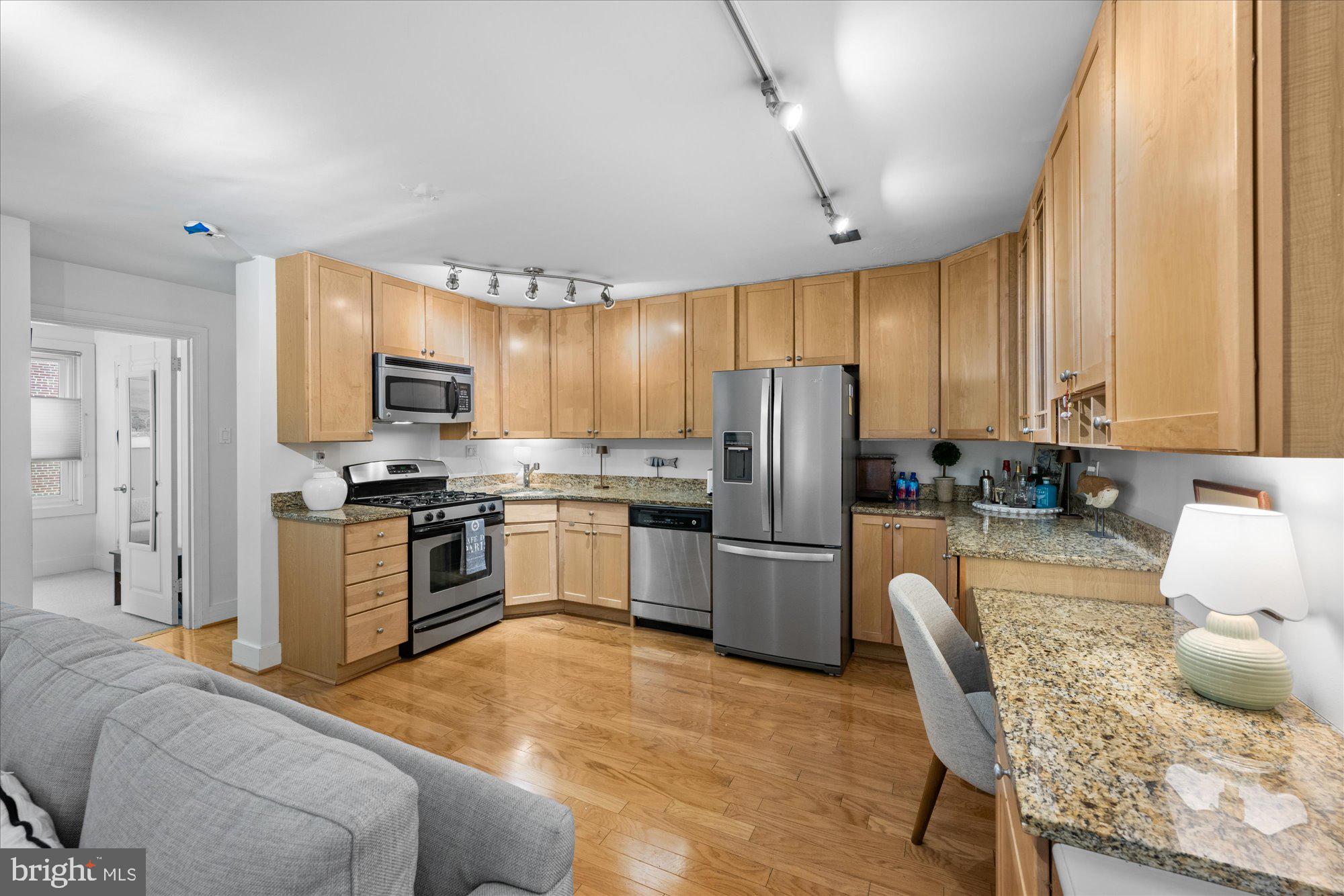4840 MacArthur Boulevard Northwest, Unit 402 Washington, DC 20007 - Photo 8 of 16