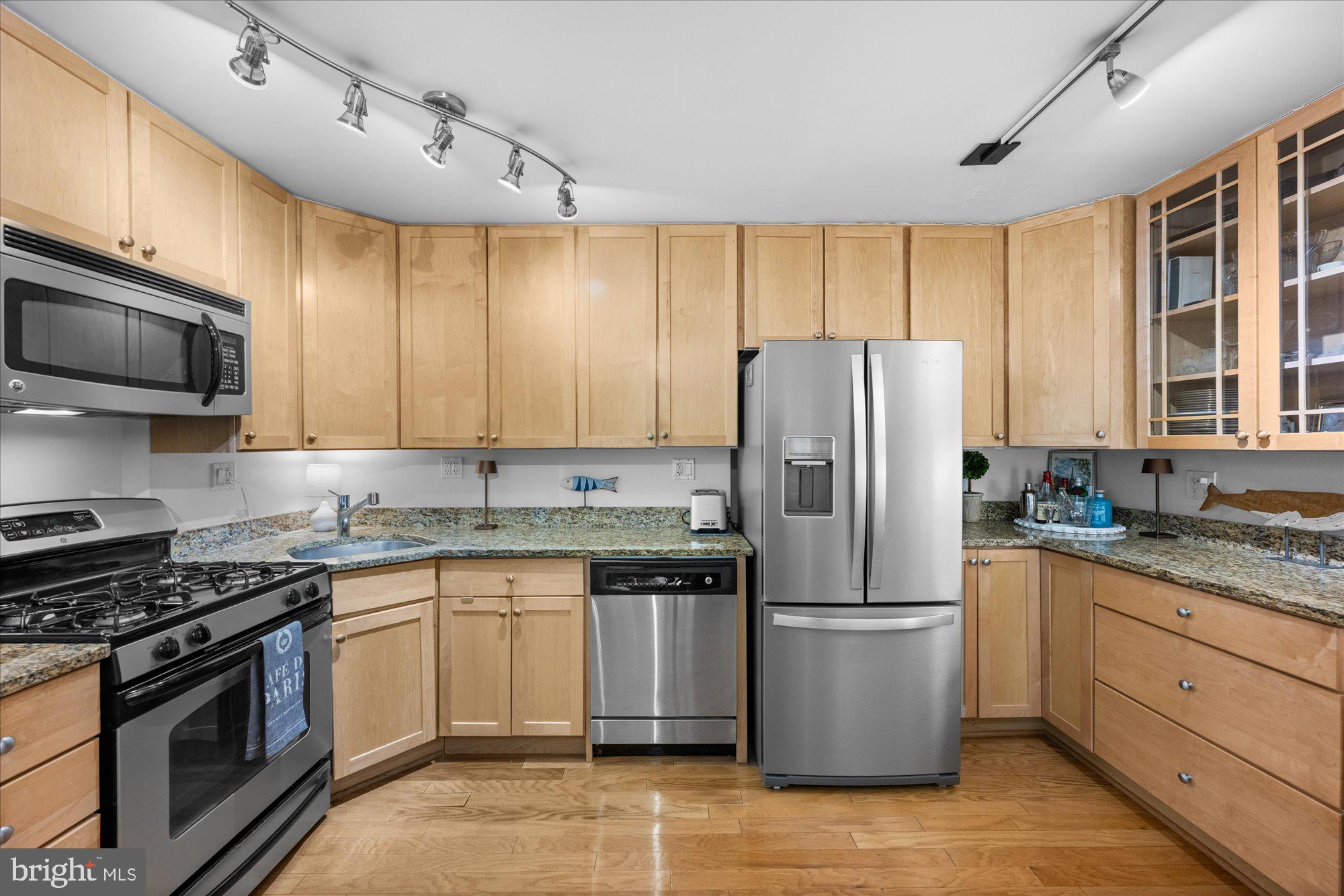 4840 MacArthur Boulevard Northwest, Unit 402 Washington, DC 20007 - Photo 9 of 16