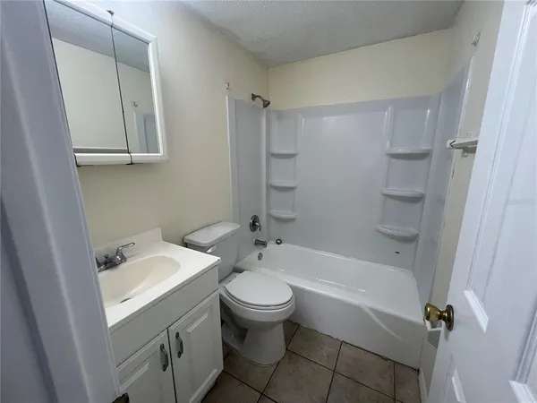 $1,325 | 255 Pineapple Street, Unit 3, Englewood, FL 34223