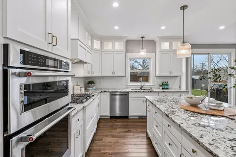 $1,125,000 | 13222 Dahlgren Road, Minnetonka, MN 55305