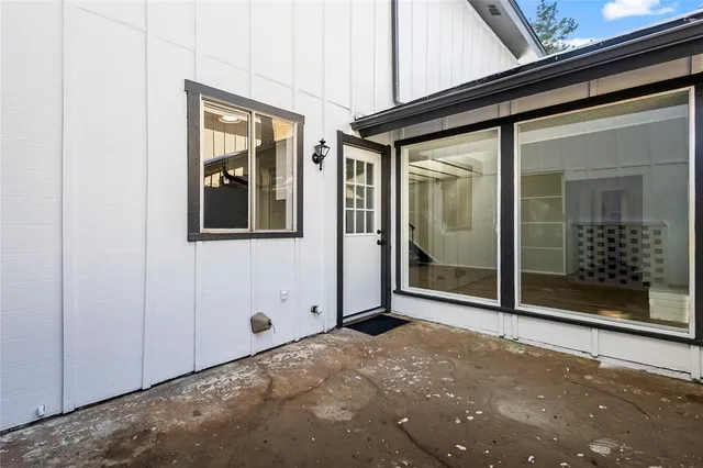 a view of a back yard of the house