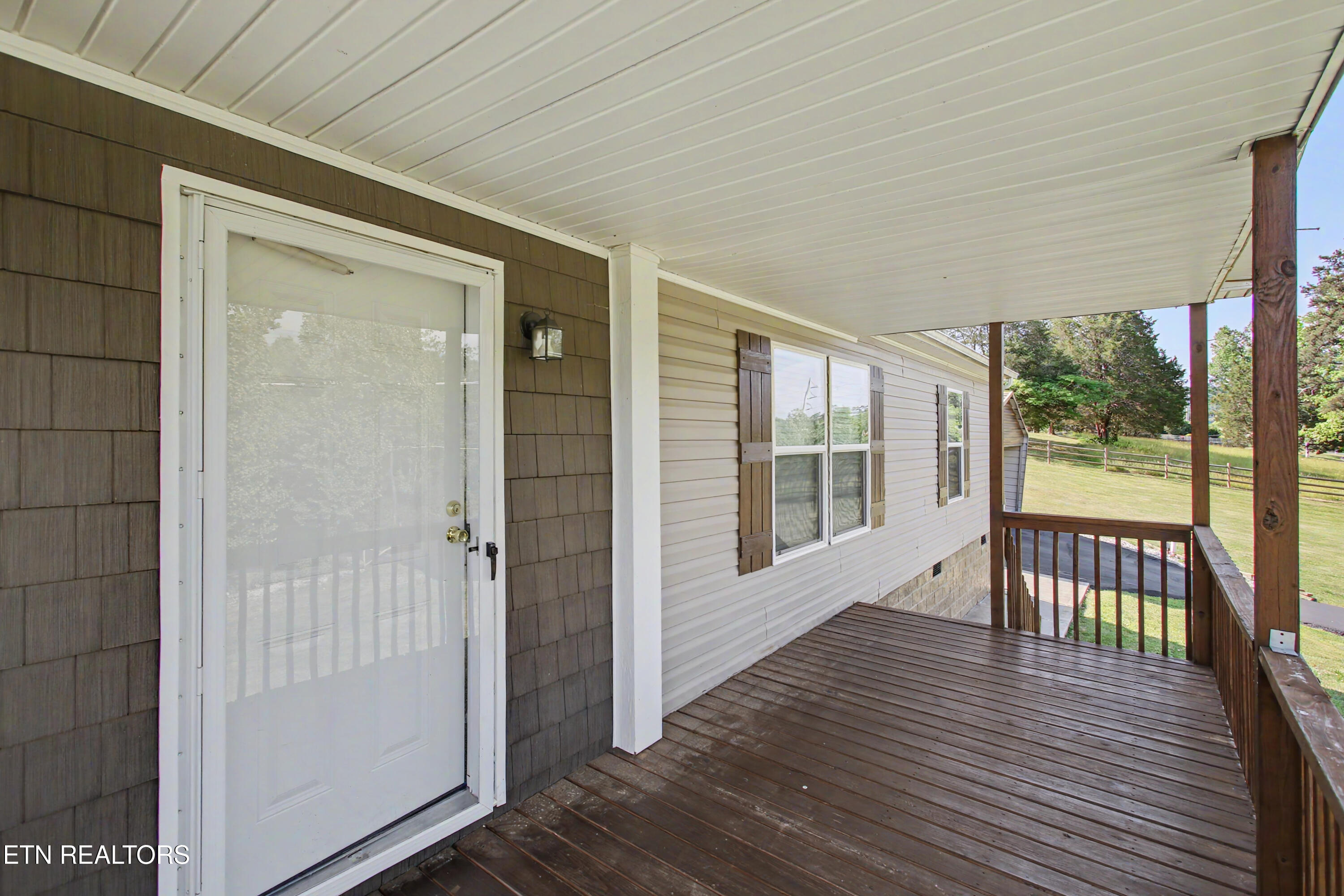 7512 Thompson School Road Corryton, TN 37721 - Photo 6 of 44 Front Porch