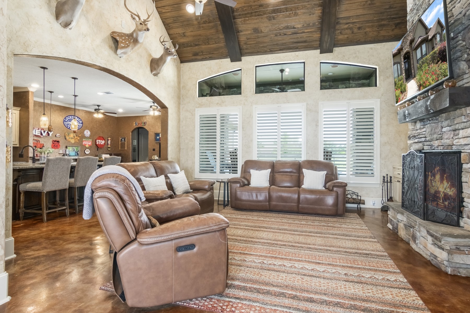 2915 Kennings Road Crosby, TX 77532 - Photo 12 of 49 Open Concept living room with high arched ceilings.