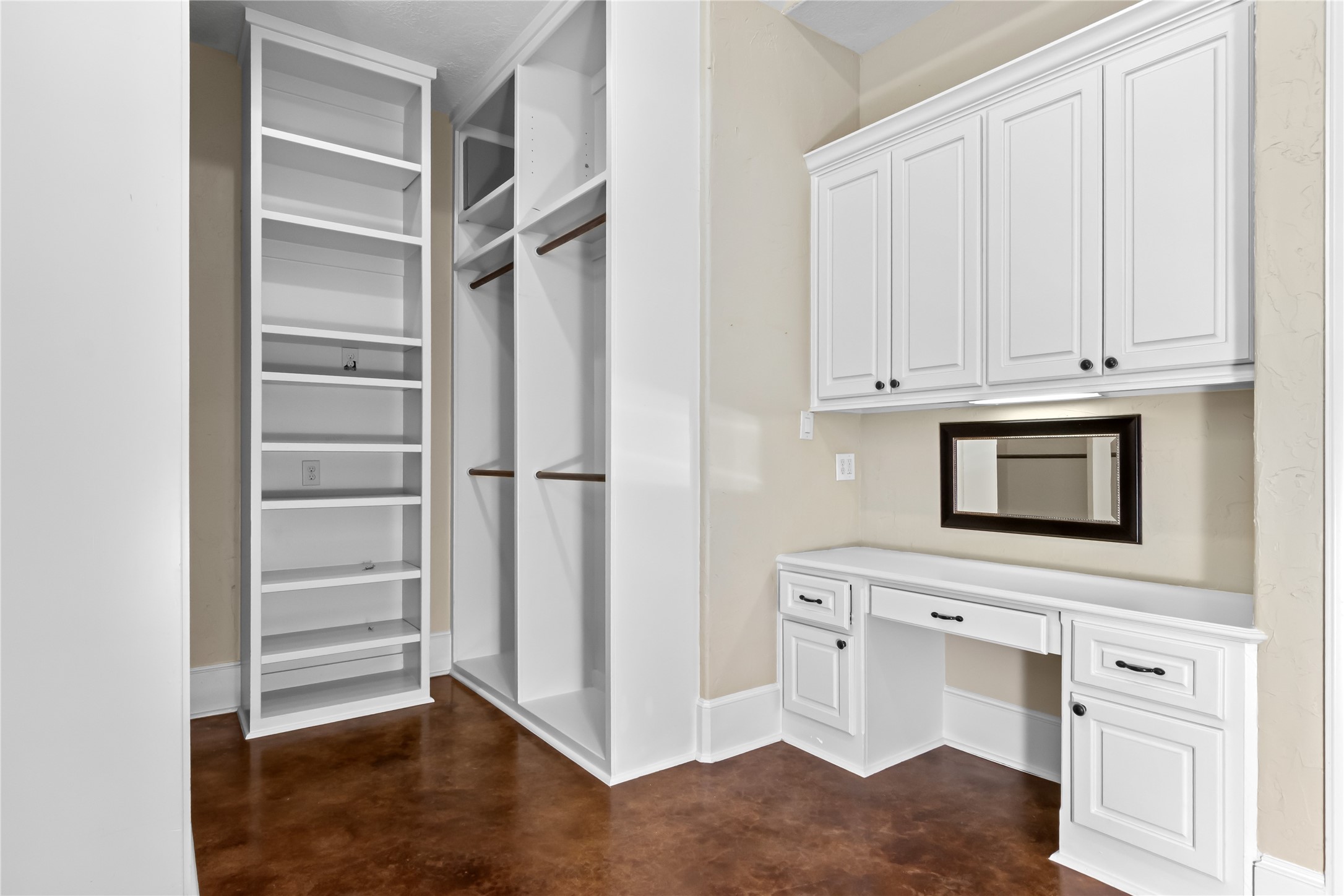 2915 Kennings Road Crosby, TX 77532 - Photo 22 of 49 Large walk in master closet with vanity.