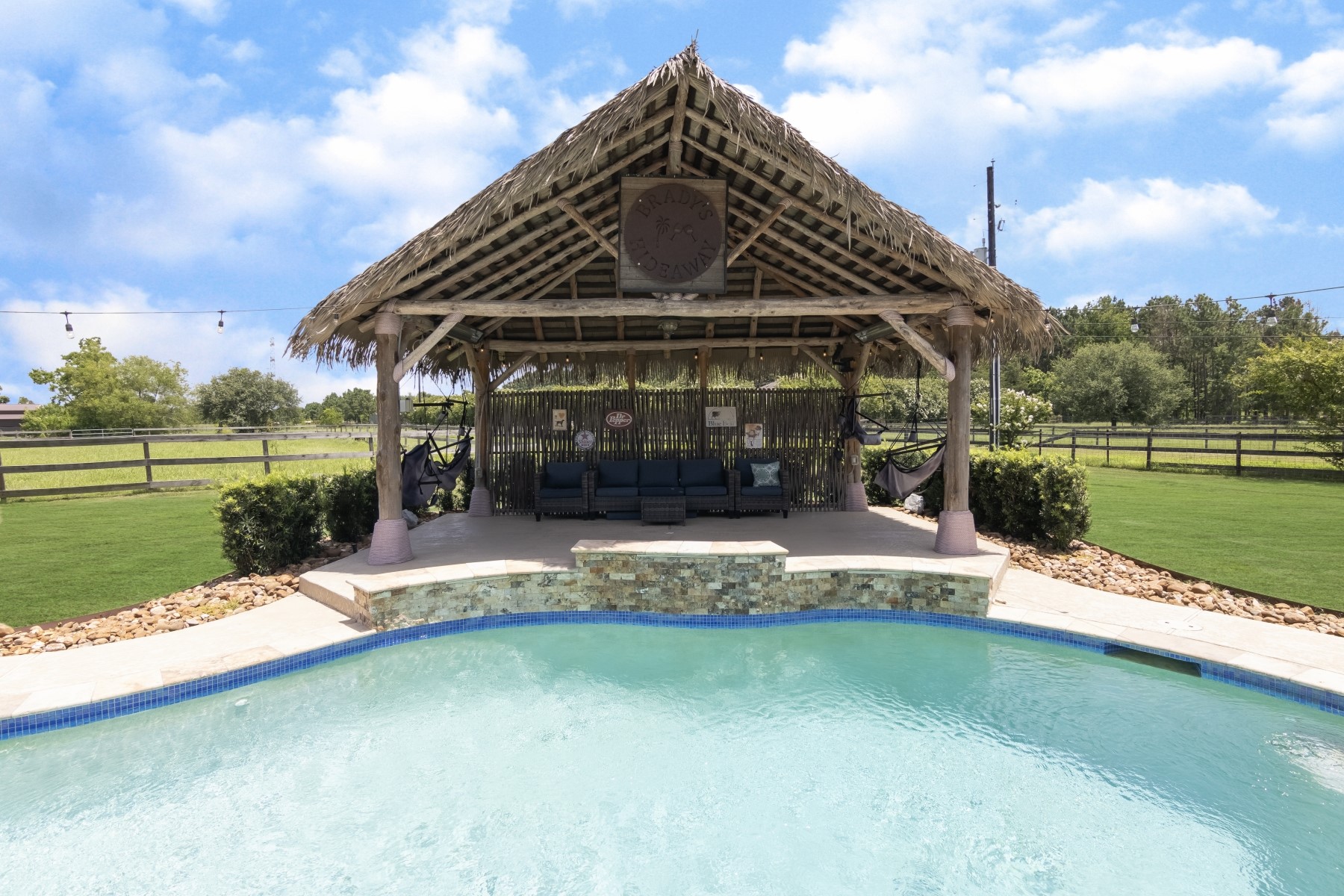 2915 Kennings Road Crosby, TX 77532 - Photo 40 of 49 Enjoy your evenings here.