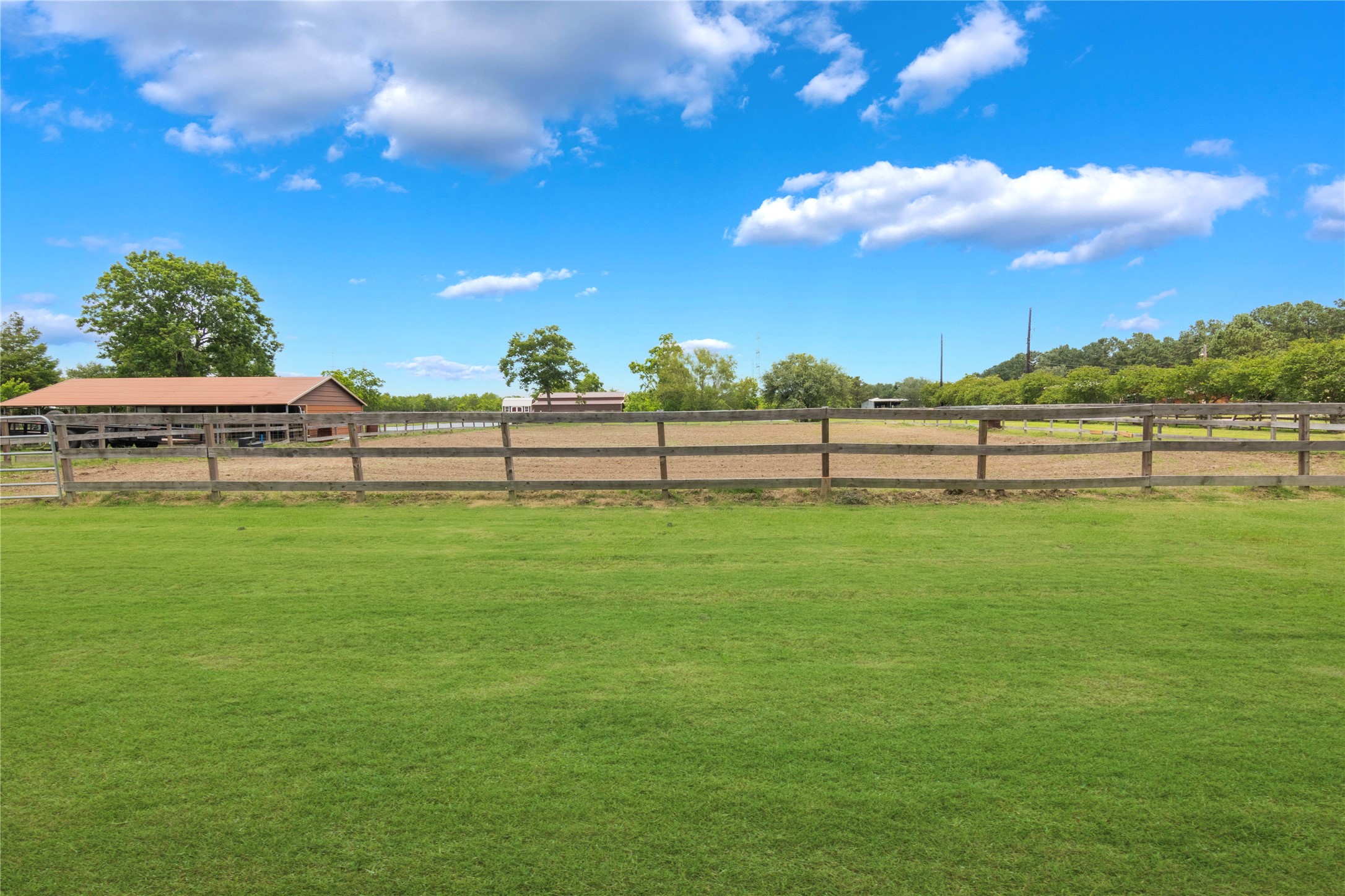 2915 Kennings Road Crosby, TX 77532 - Photo 47 of 49 The arena