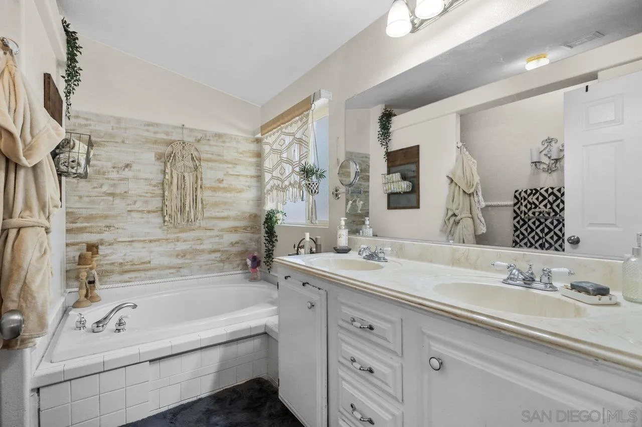15935 Spring Oaks Road, Unit 133 El Cajon, CA 92021 - Photo 10 of 35 Gallery Image 10